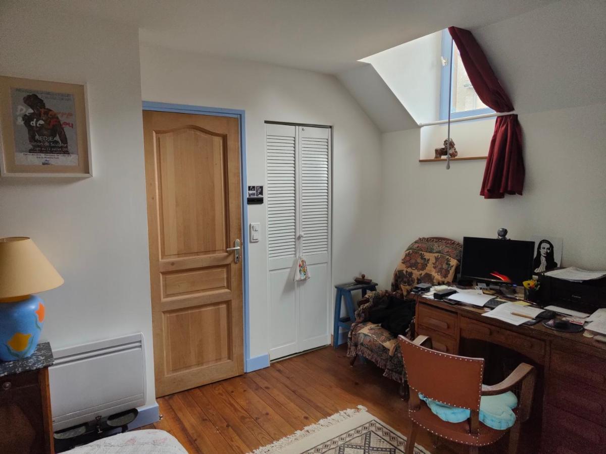 蒙卢索卢瓦尔La Maison Bleue De Husseau Ancienne Ferme Semi-Troglodytique 18E Siecle别墅 外观 照片