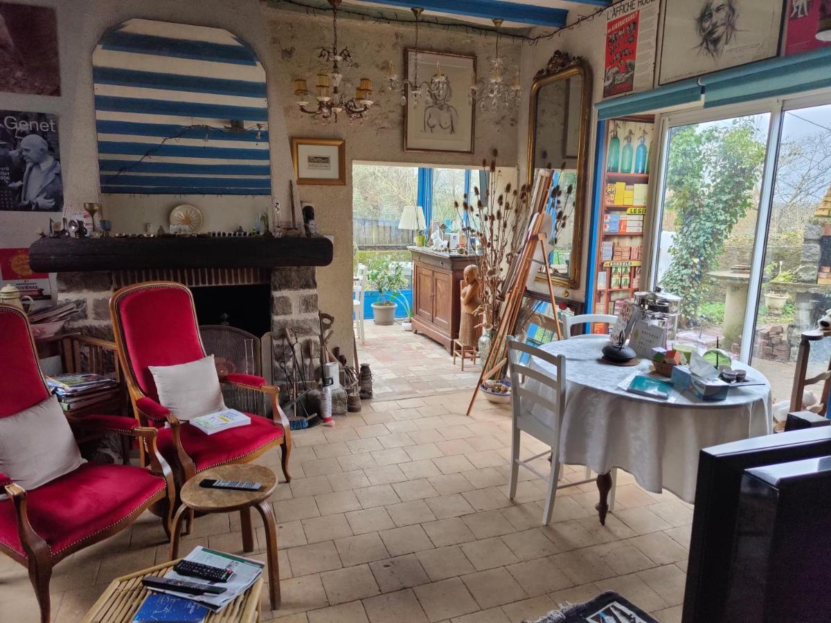 蒙卢索卢瓦尔La Maison Bleue De Husseau Ancienne Ferme Semi-Troglodytique 18E Siecle别墅 外观 照片