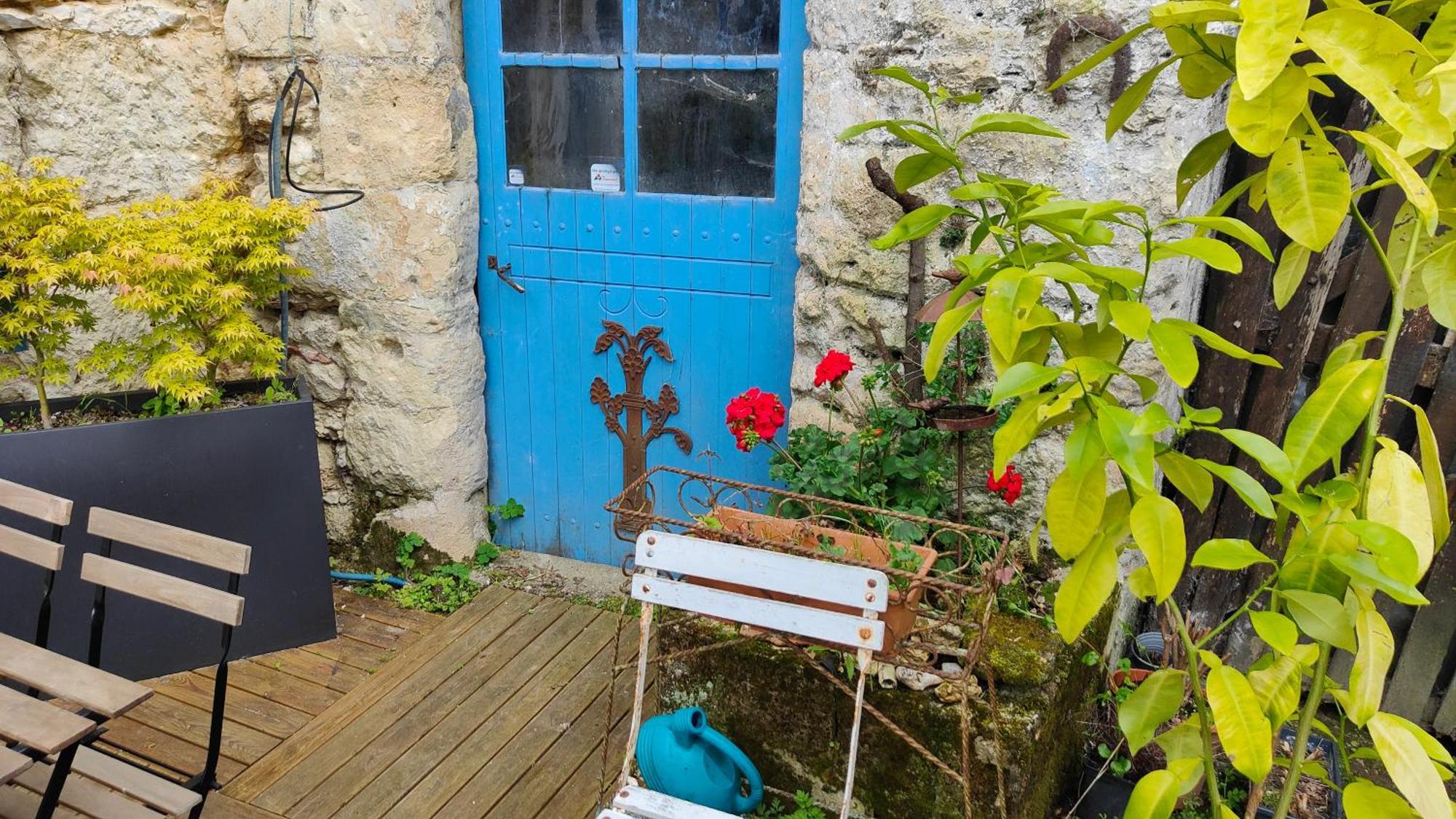 蒙卢索卢瓦尔La Maison Bleue De Husseau Ancienne Ferme Semi-Troglodytique 18E Siecle别墅 外观 照片